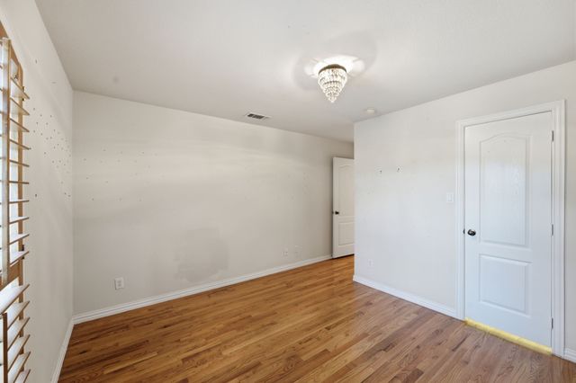 2533 Green Oak Drive, Carrollton, TX 75010