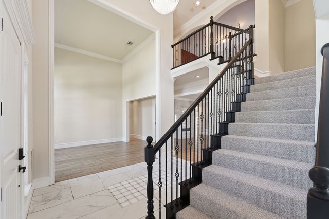 2533 Green Oak Drive, Carrollton, TX 75010