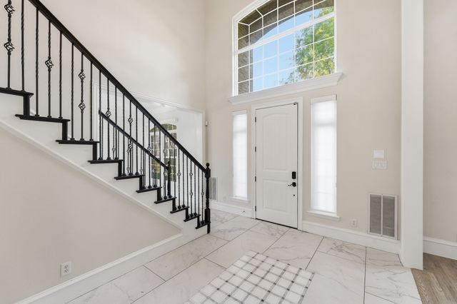 2533 Green Oak Drive, Carrollton, TX 75010
