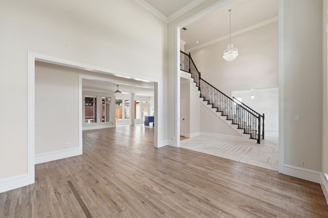 2533 Green Oak Drive, Carrollton, TX 75010