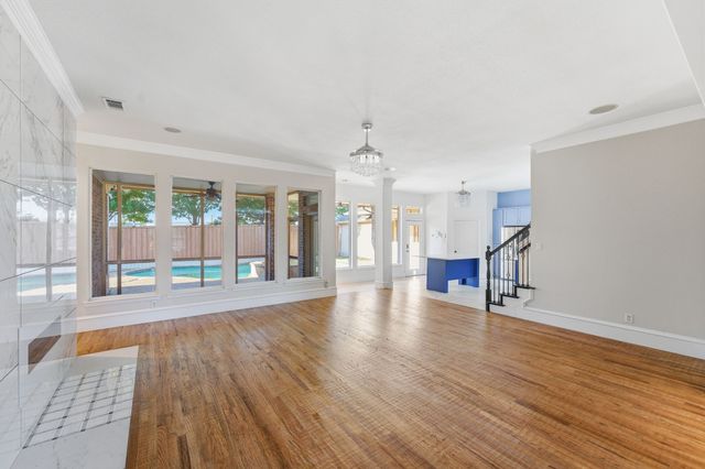 2533 Green Oak Drive, Carrollton, TX 75010