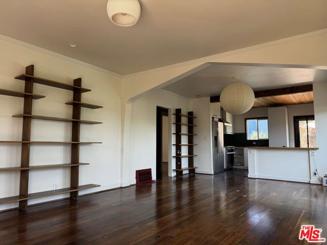 2257 Earl Street, Los Angeles, CA 90039