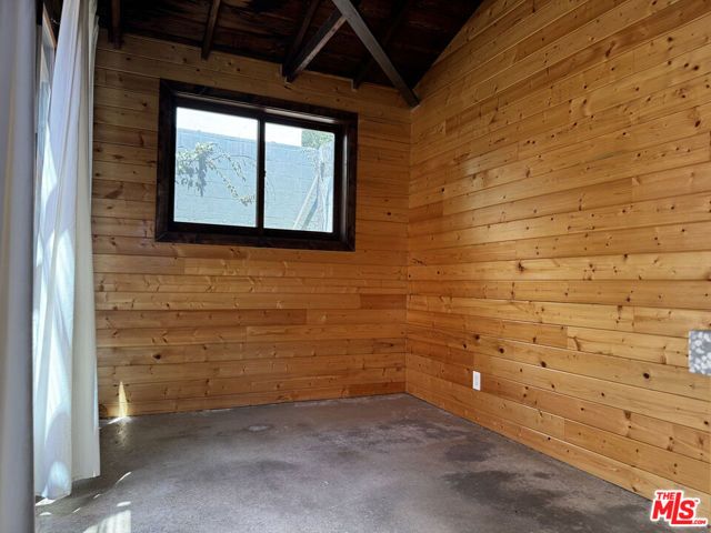 2257 Earl Street, Los Angeles, CA 90039