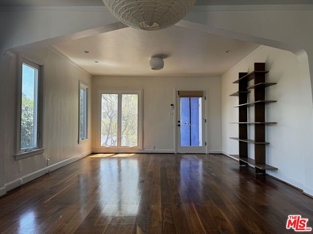 2257 Earl Street, Los Angeles, CA 90039