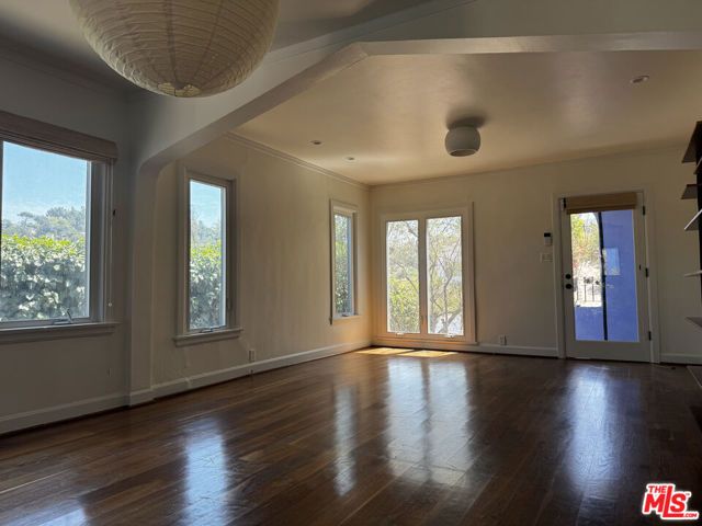 2257 Earl Street, Los Angeles, CA 90039