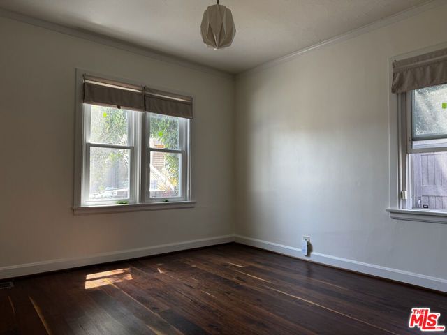 2257 Earl Street, Los Angeles, CA 90039