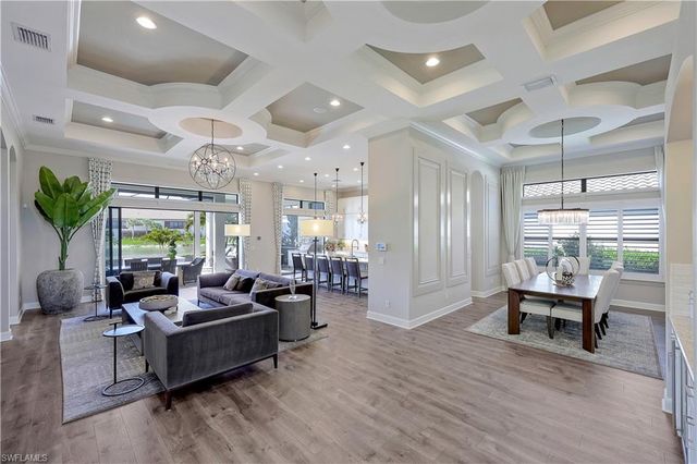 9431 Galliano TER, Naples, FL 34119