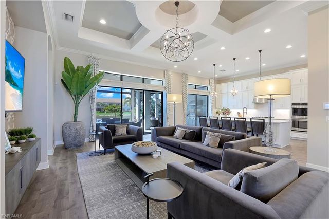 9431 Galliano TER, Naples, FL 34119