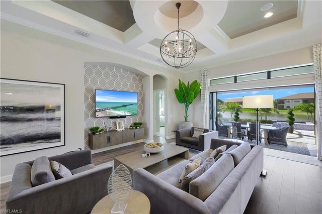 9431 Galliano TER, Naples, FL 34119