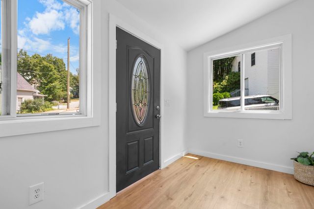 16 Spring Street, Franklin, NH 03235