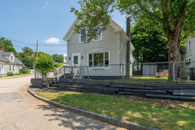 16 Spring Street, Franklin, NH 03235