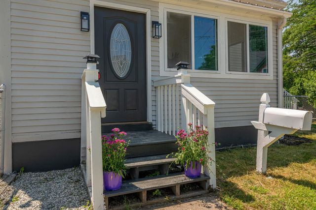 16 Spring Street, Franklin, NH 03235