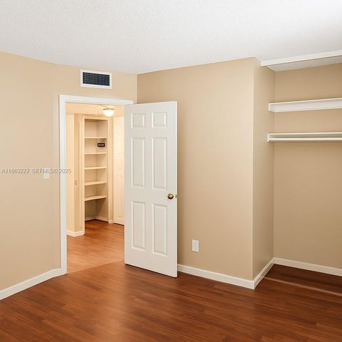 5071 W Oakland Park Boulevard 103, Lauderdale Lakes, FL 33313