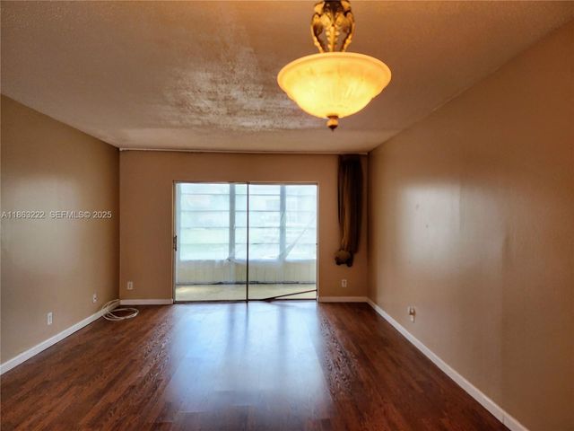 5071 W Oakland Park Boulevard 103, Lauderdale Lakes, FL 33313