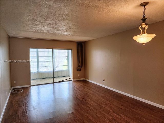 5071 W Oakland Park Boulevard 103, Lauderdale Lakes, FL 33313