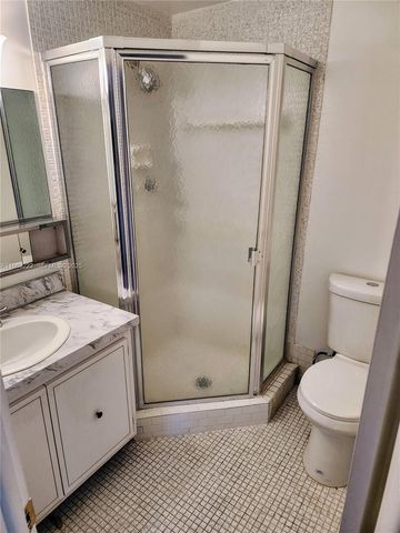 5071 W Oakland Park Boulevard 103, Lauderdale Lakes, FL 33313