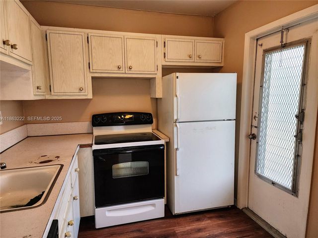 5071 W Oakland Park Boulevard 103, Lauderdale Lakes, FL 33313