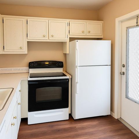 5071 W Oakland Park Boulevard 103, Lauderdale Lakes, FL 33313