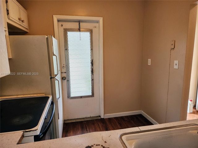 5071 W Oakland Park Boulevard 103, Lauderdale Lakes, FL 33313