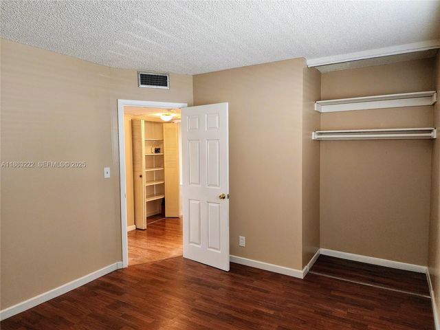 5071 W Oakland Park Boulevard 103, Lauderdale Lakes, FL 33313