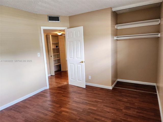 5071 W Oakland Park Boulevard 103, Lauderdale Lakes, FL 33313