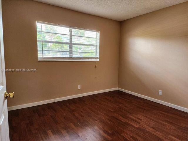5071 W Oakland Park Boulevard 103, Lauderdale Lakes, FL 33313