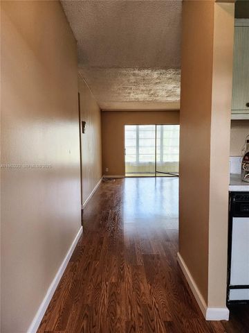 5071 W Oakland Park Boulevard 103, Lauderdale Lakes, FL 33313