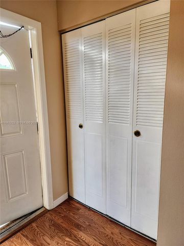 5071 W Oakland Park Boulevard 103, Lauderdale Lakes, FL 33313