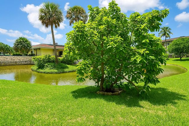 5071 W Oakland Park Boulevard 103, Lauderdale Lakes, FL 33313