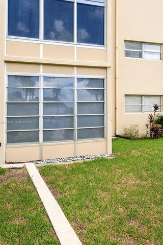 5071 W Oakland Park Boulevard 103, Lauderdale Lakes, FL 33313