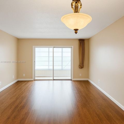 5071 W Oakland Park Boulevard 103, Lauderdale Lakes, FL 33313