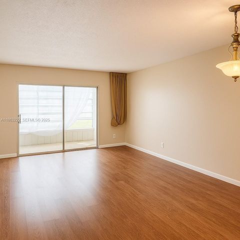 5071 W Oakland Park Boulevard 103, Lauderdale Lakes, FL 33313