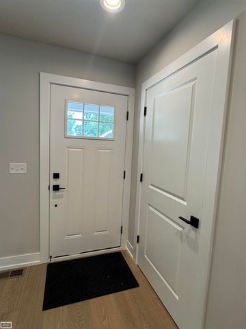 22704 Euclid Street, Saint Clair Shores, MI 48082