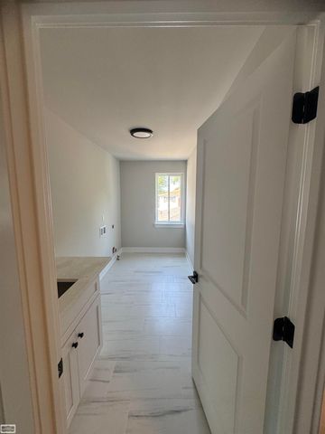 22704 Euclid Street, Saint Clair Shores, MI 48082