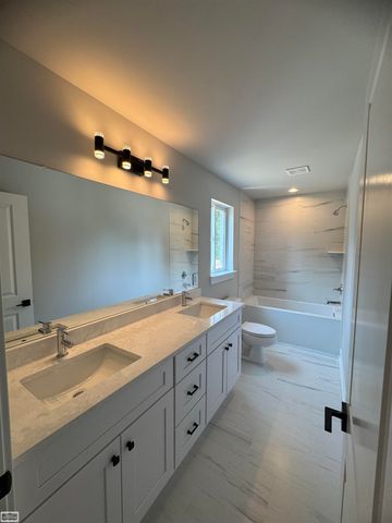 22704 Euclid Street, Saint Clair Shores, MI 48082