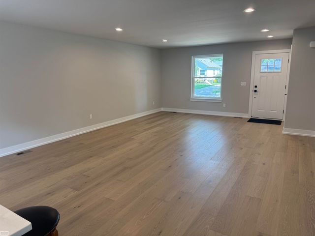 22704 Euclid Street, Saint Clair Shores, MI 48082