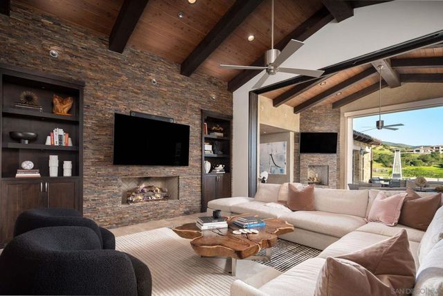 7795 Sendero Angelica, San Diego, CA 92127