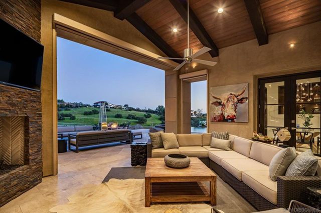 7795 Sendero Angelica, San Diego, CA 92127