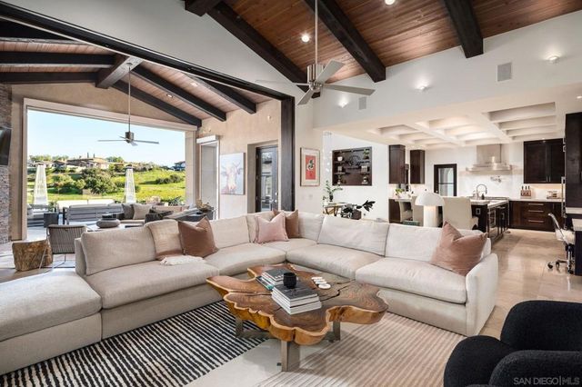 7795 Sendero Angelica, San Diego, CA 92127