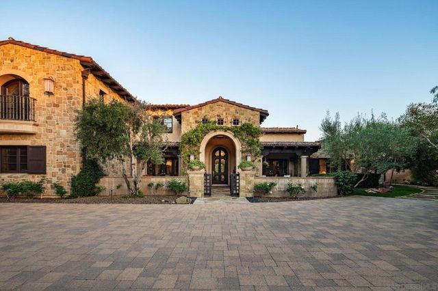 7795 Sendero Angelica, San Diego, CA 92127