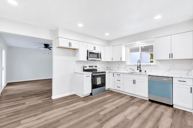 3126 W Alamos Avenue, Fresno, CA 93722