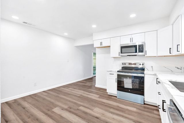 3126 W Alamos Avenue, Fresno, CA 93722