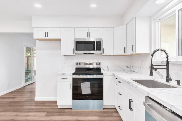 3126 W Alamos Avenue, Fresno, CA 93722