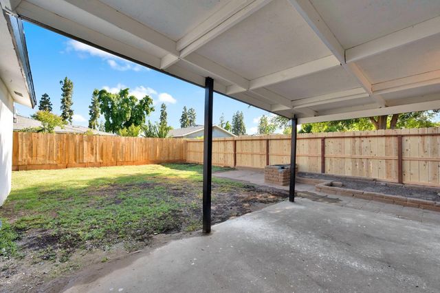 3126 W Alamos Avenue, Fresno, CA 93722