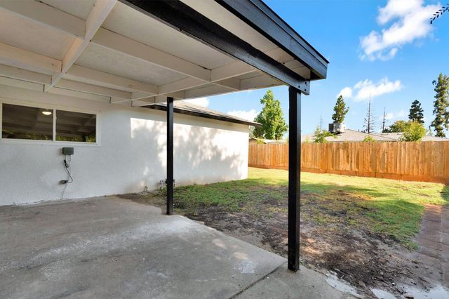3126 W Alamos Avenue, Fresno, CA 93722