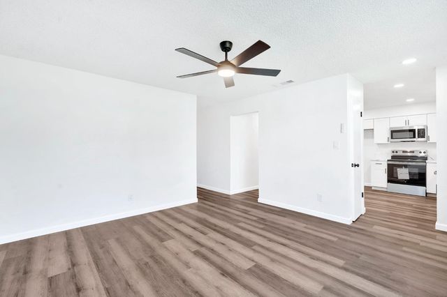 3126 W Alamos Avenue, Fresno, CA 93722