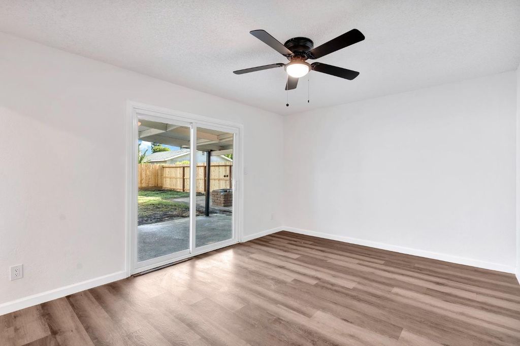 Image 16 of property listing at 3126 W Alamos Avenue, Fresno, CA 93722