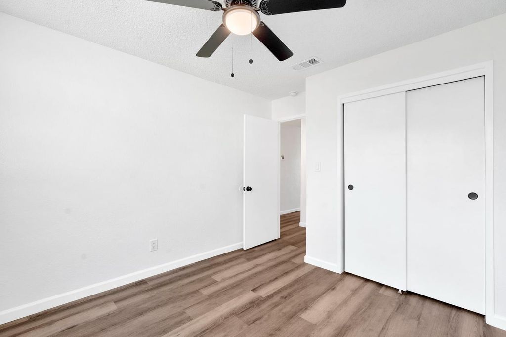 Image 21 of property listing at 3126 W Alamos Avenue, Fresno, CA 93722