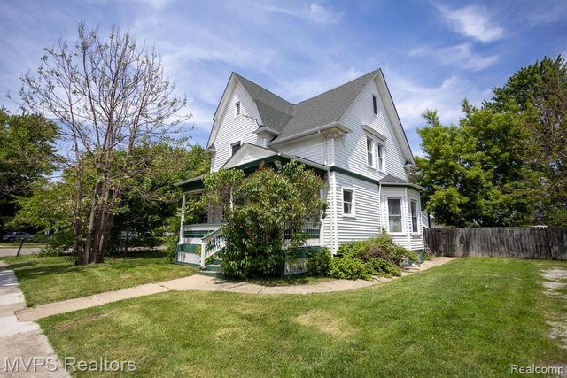 126 Clinton Street, Mount Clemens, MI 48043