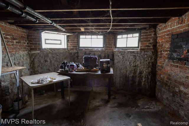 126 Clinton Street, Mount Clemens, MI 48043